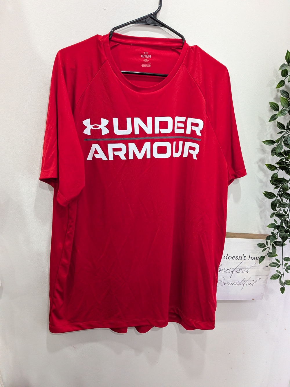 Under Armour Red Short Sleeve Performance Tee In Excellent Condition